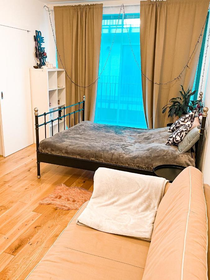 פראג Lovely Studio Apartment, Free Parking 1,55 Hight מראה חיצוני תמונה