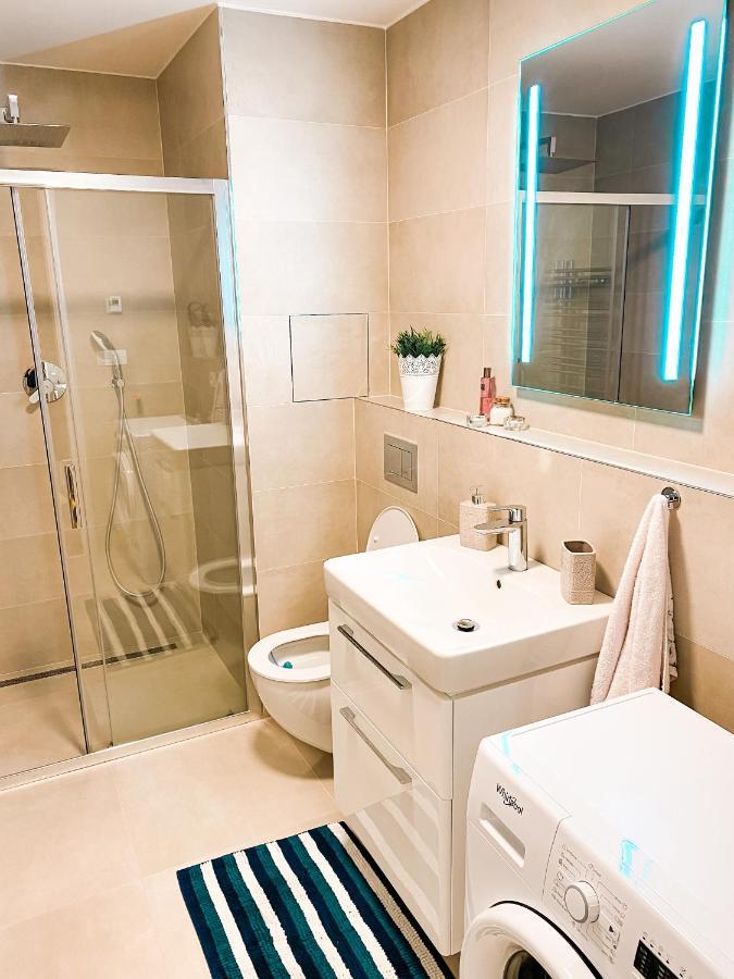 פראג Lovely Studio Apartment, Free Parking 1,55 Hight מראה חיצוני תמונה