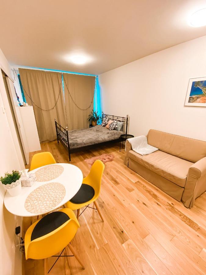 פראג Lovely Studio Apartment, Free Parking 1,55 Hight מראה חיצוני תמונה