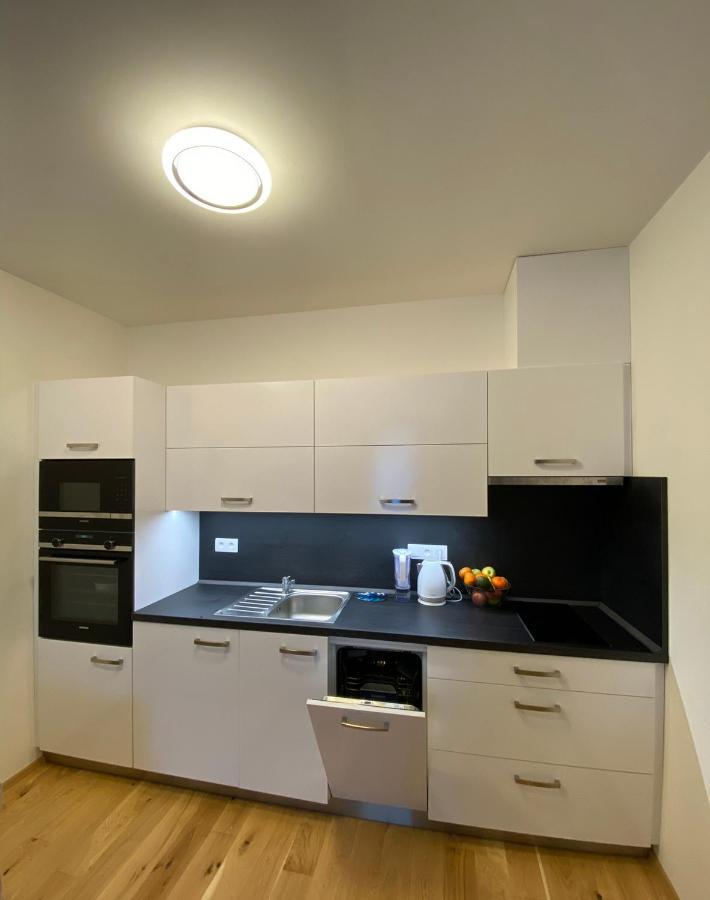 פראג Lovely Studio Apartment, Free Parking 1,55 Hight מראה חיצוני תמונה