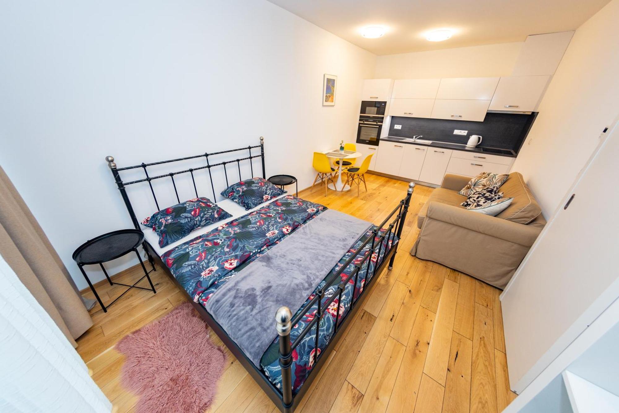 פראג Lovely Studio Apartment, Free Parking 1,55 Hight מראה חיצוני תמונה