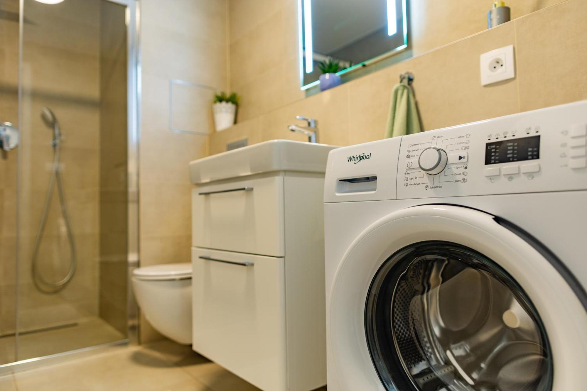 פראג Lovely Studio Apartment, Free Parking 1,55 Hight מראה חיצוני תמונה