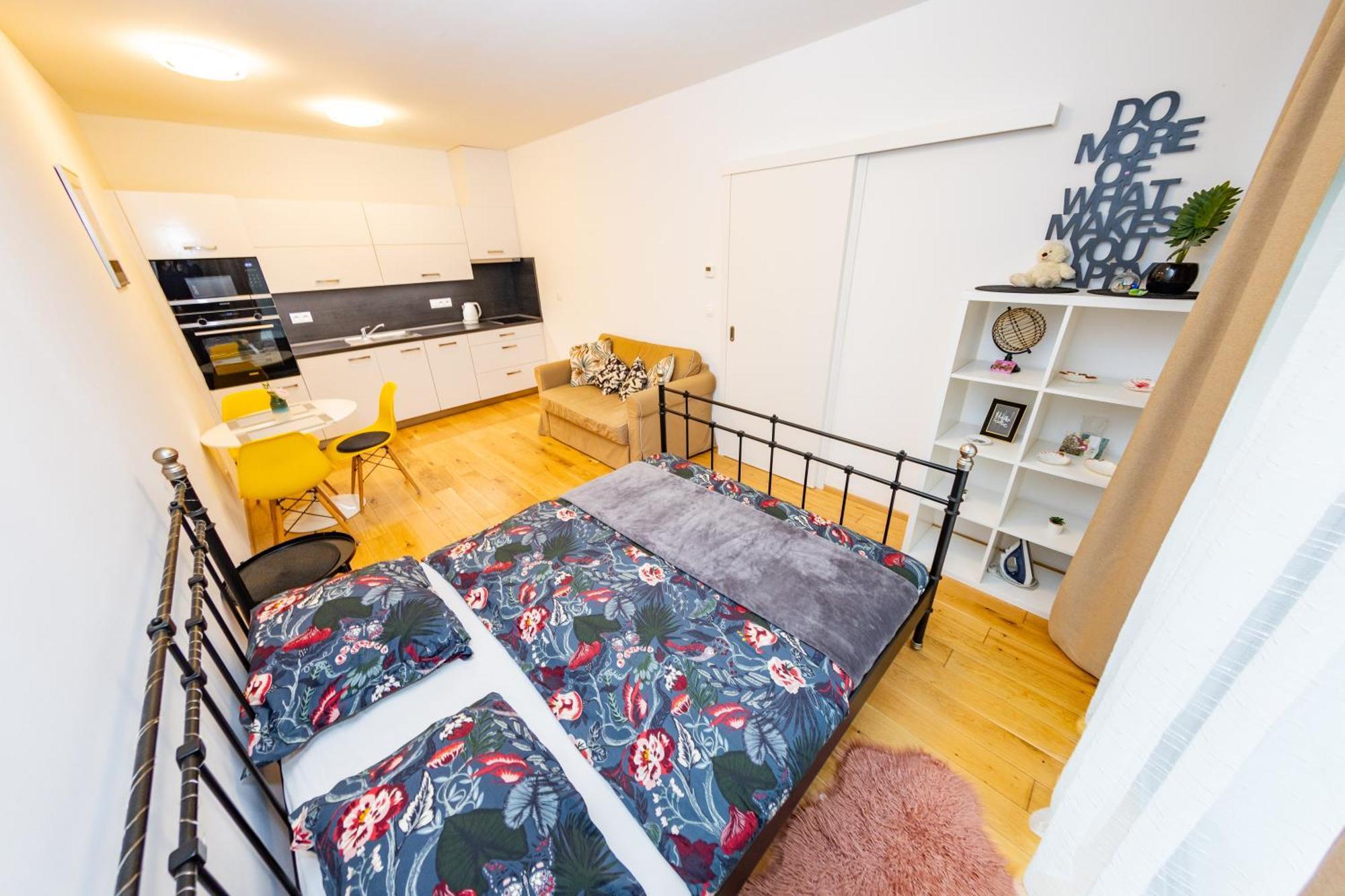 פראג Lovely Studio Apartment, Free Parking 1,55 Hight מראה חיצוני תמונה