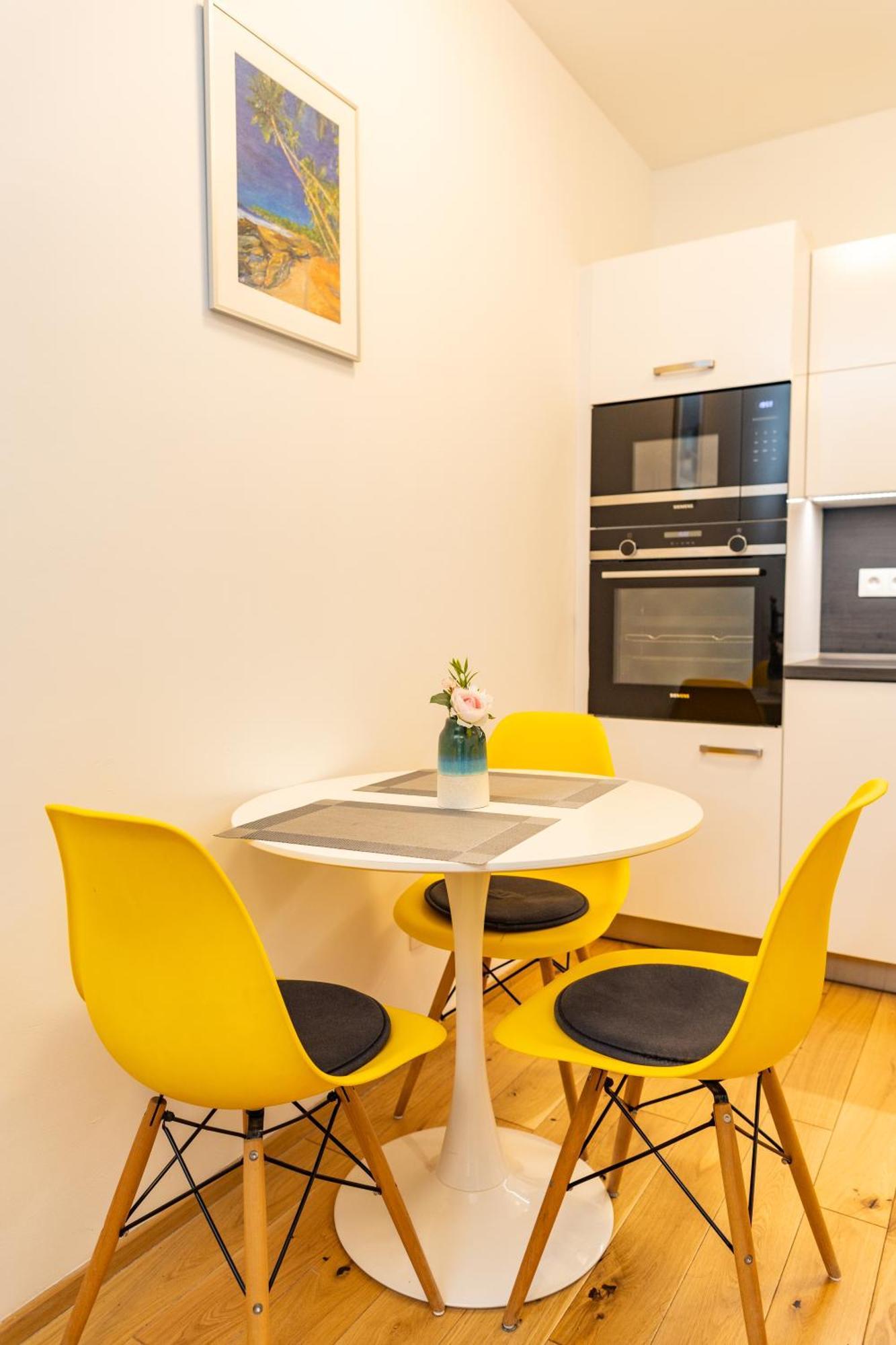 פראג Lovely Studio Apartment, Free Parking 1,55 Hight מראה חיצוני תמונה